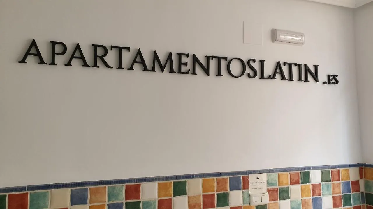 Apartamentos Latin Nerja Appart hôtel